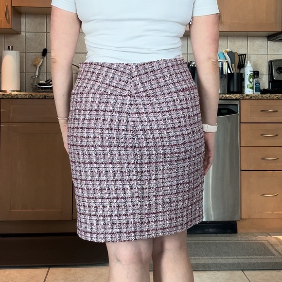 NWT Tahari Berry Tweed Pencil Skirt - Picture 4 of 5